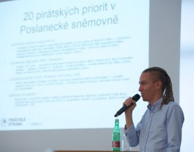 Ivan Bartoš- předseda České pirátské strany (86)